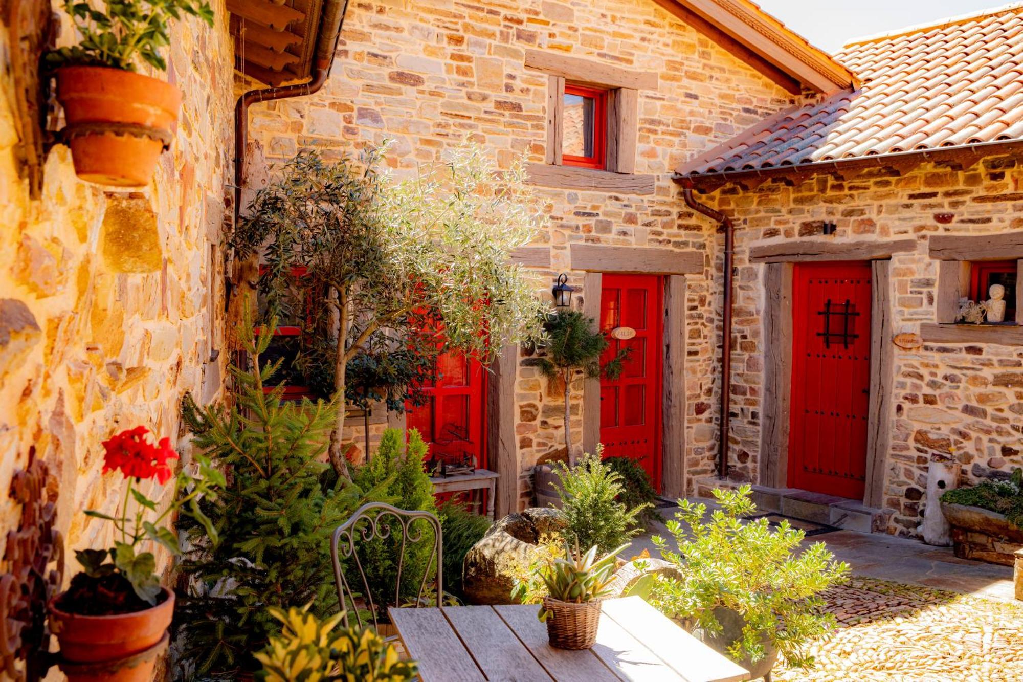 Hostal Via Avis Santa Catalina de Somoza Exterior foto